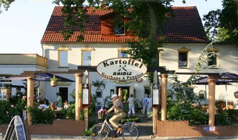 Kartoffelgasthaus & Pension Knidle Luebbenau Exterior photo